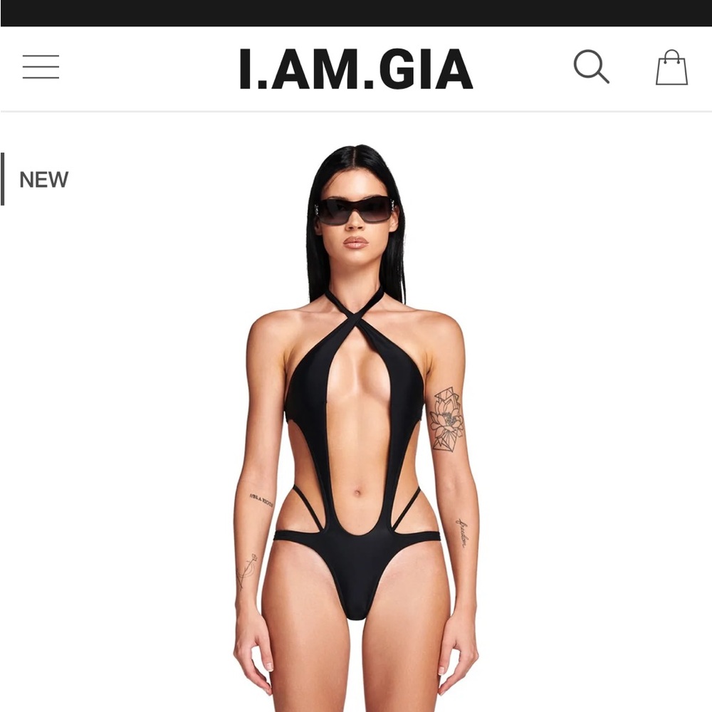 IAMGIA SARAYA ONE PIECE